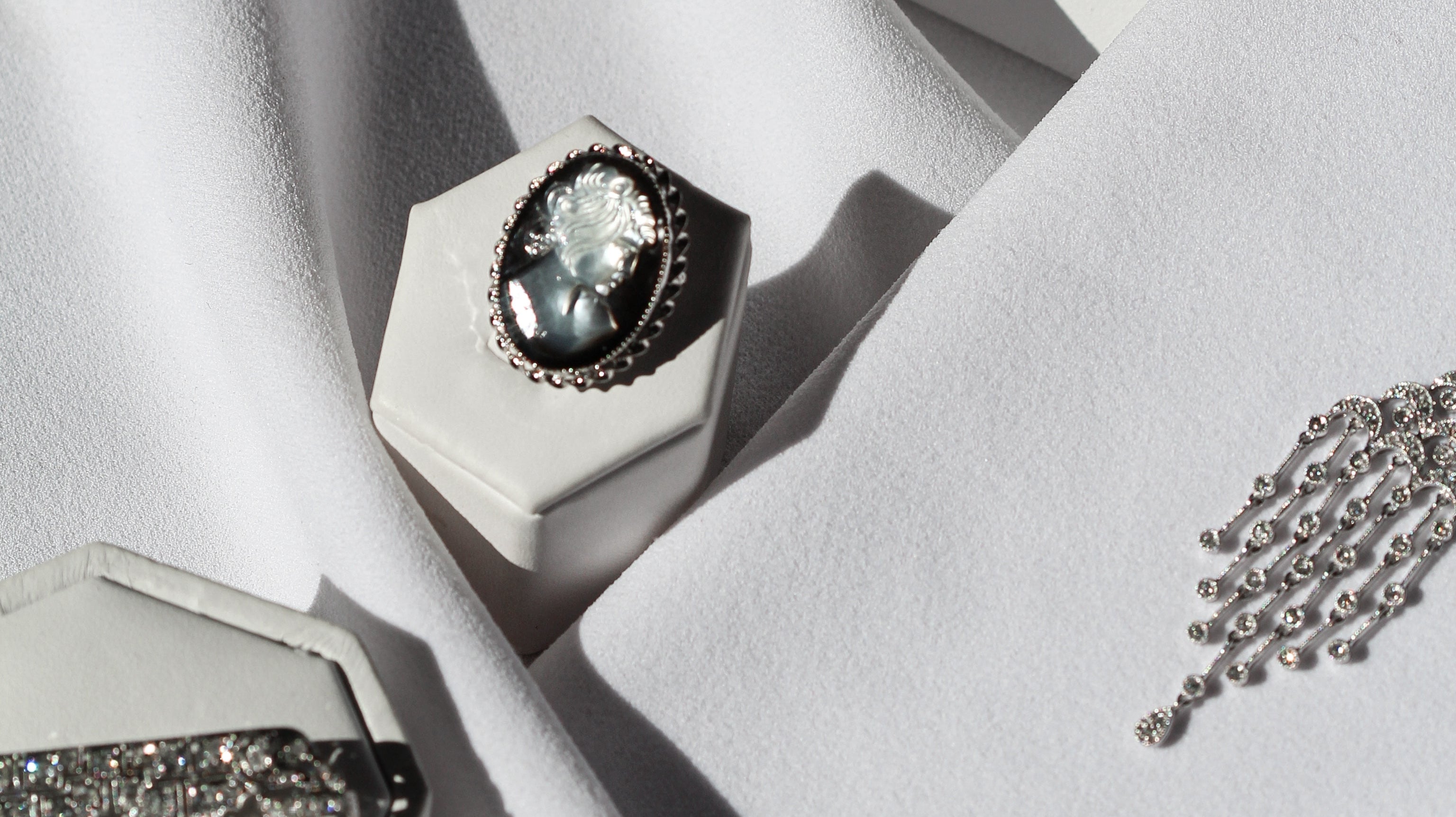Her Style, Through Time: A Journey Through Jewelry Eras—And Finding the Perfect Mother’s Day Gift