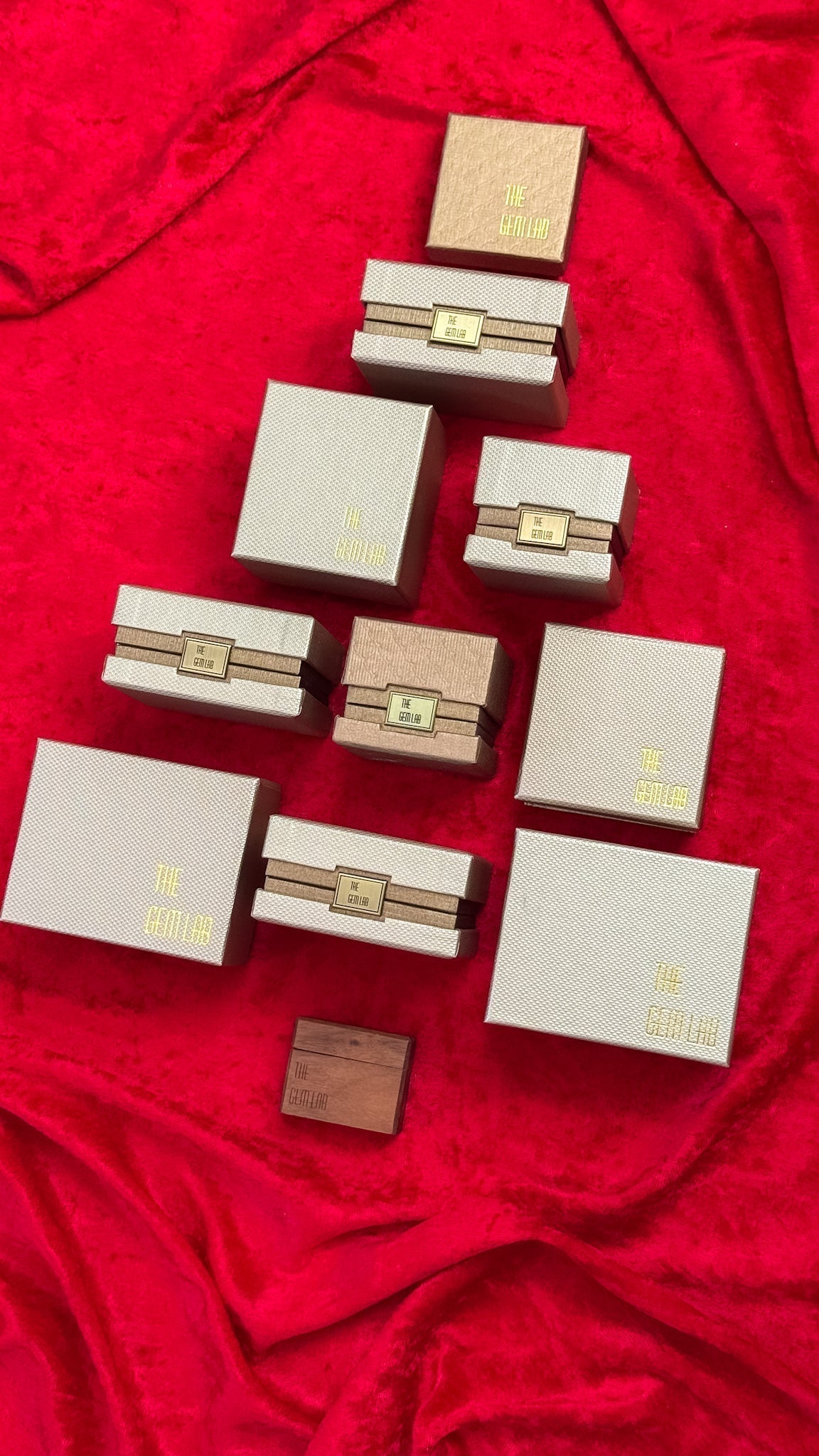 10 Magical Ways to Gift Jewelry This Holiday Season